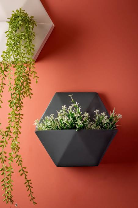 Hexago wall mount pocket
